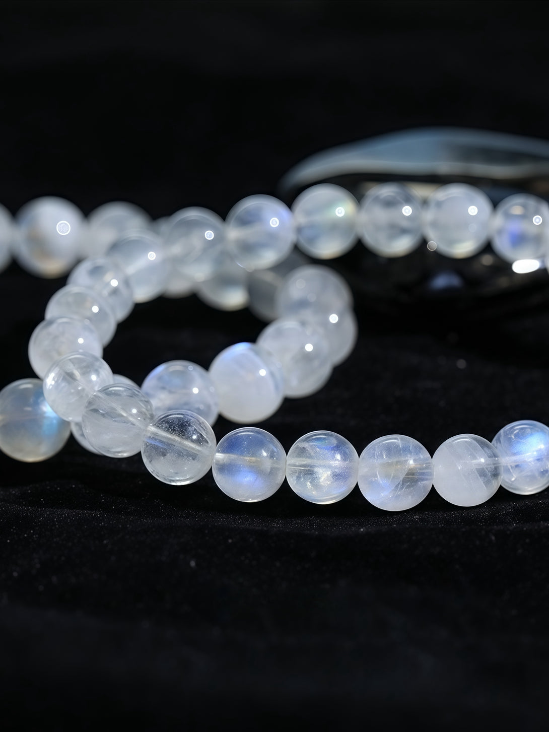 Collector-Grade Natural India Near-Glass Body Moonstone Bracelet with Strong Blue Flash-FanLin